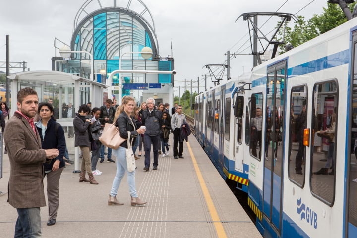 Bus 55 is ingezet, omdat metrolijn 51 niet meer in Amstelveen rijdt. Deze wordt vervangen door een hoogwaardige tramverbinding waar nu aan gewerkt wordt.
