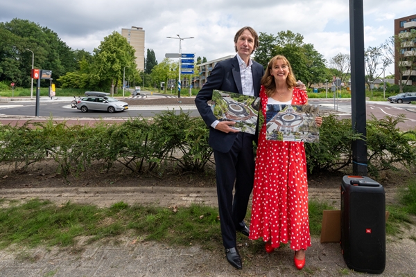 Nieuwe rotondes Oranjebaan officieel geopend