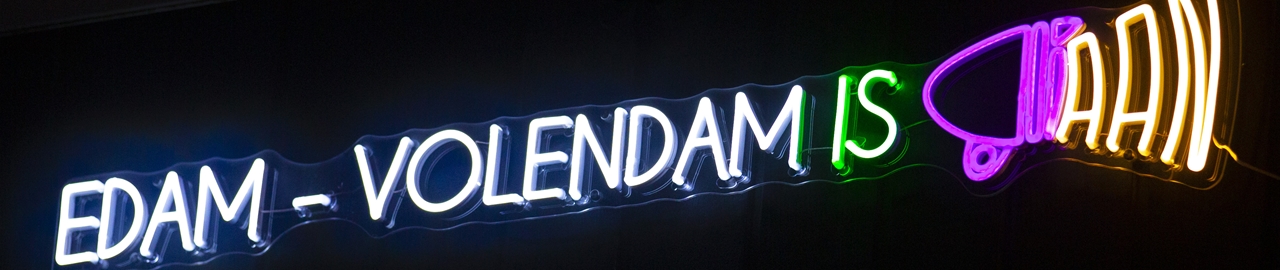  Opvallende neon-signs gaan AAN in Vervoerregio Amsterdam