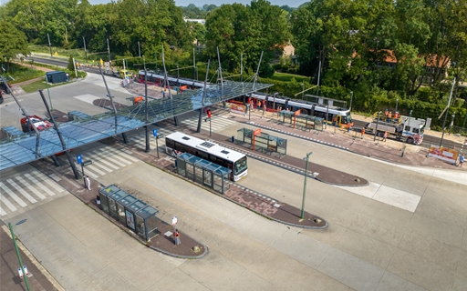 luchtfoto busstation Uithoorn