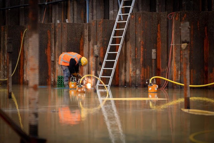 Nadat het water was weggepompt...