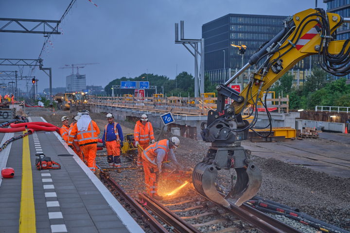 Het afbranden en verwijderen van rails