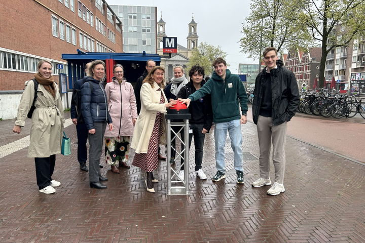 Marja drukt op de rode knop: Het onderzoek gaat een maand lang van start!