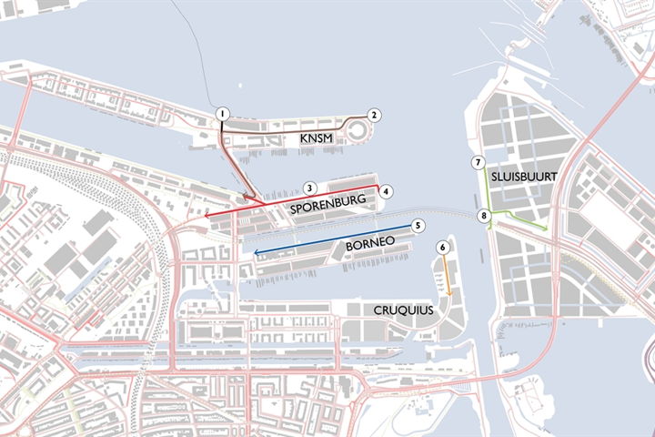 Mogelijke aanlegplekken in het Oostelijk Havengebied (links) en Zeeburgereiland (rechts).