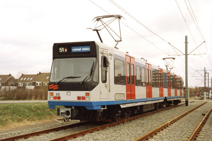 De sneltram op het oude eindpunt de Poortwachter op 10 maart 1994. Op 13 september 2004 werd de lijn verlengd naar Amstelveen Westwijk