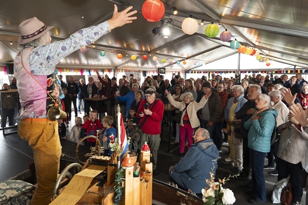 Bezoekers feestelijke opening Cruquiusbrug