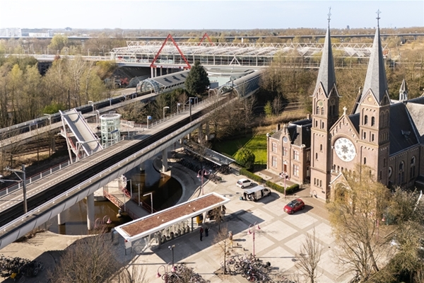 Luchtfoto van station Duivendrecht